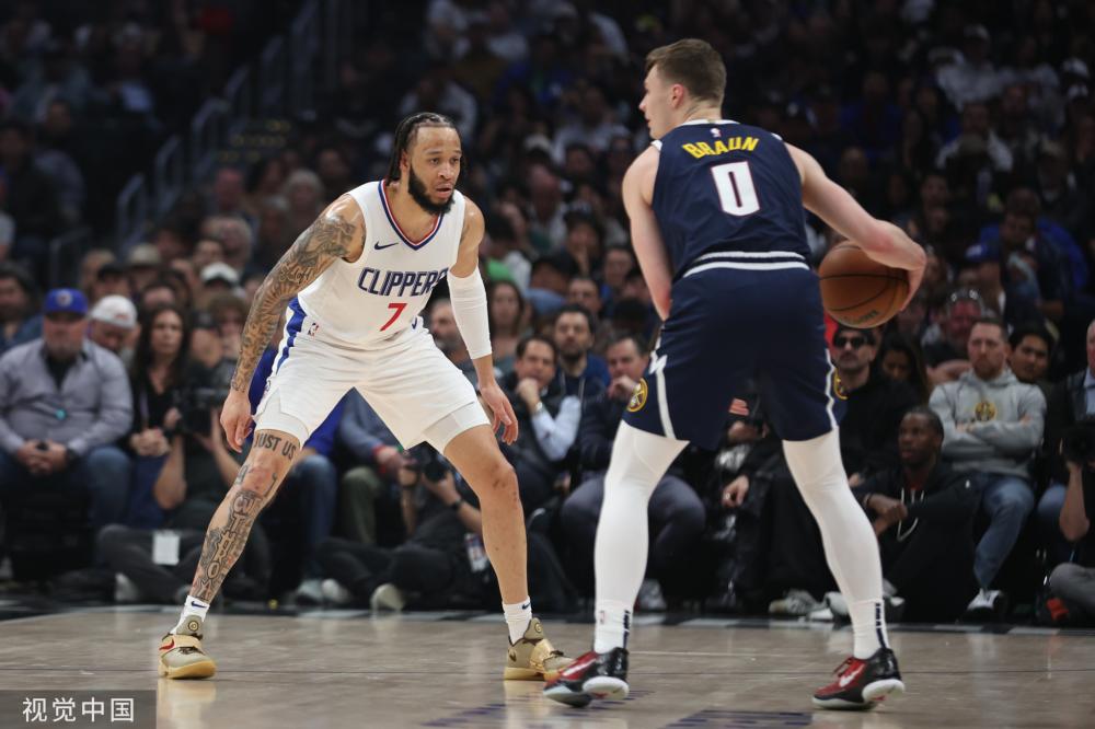 也在家庭中 也在家庭中